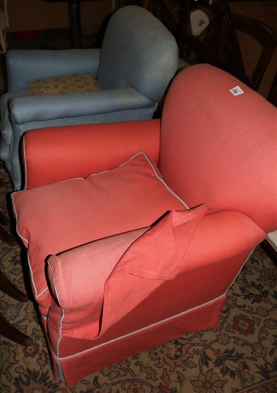 Pair of arm chairs(-)
